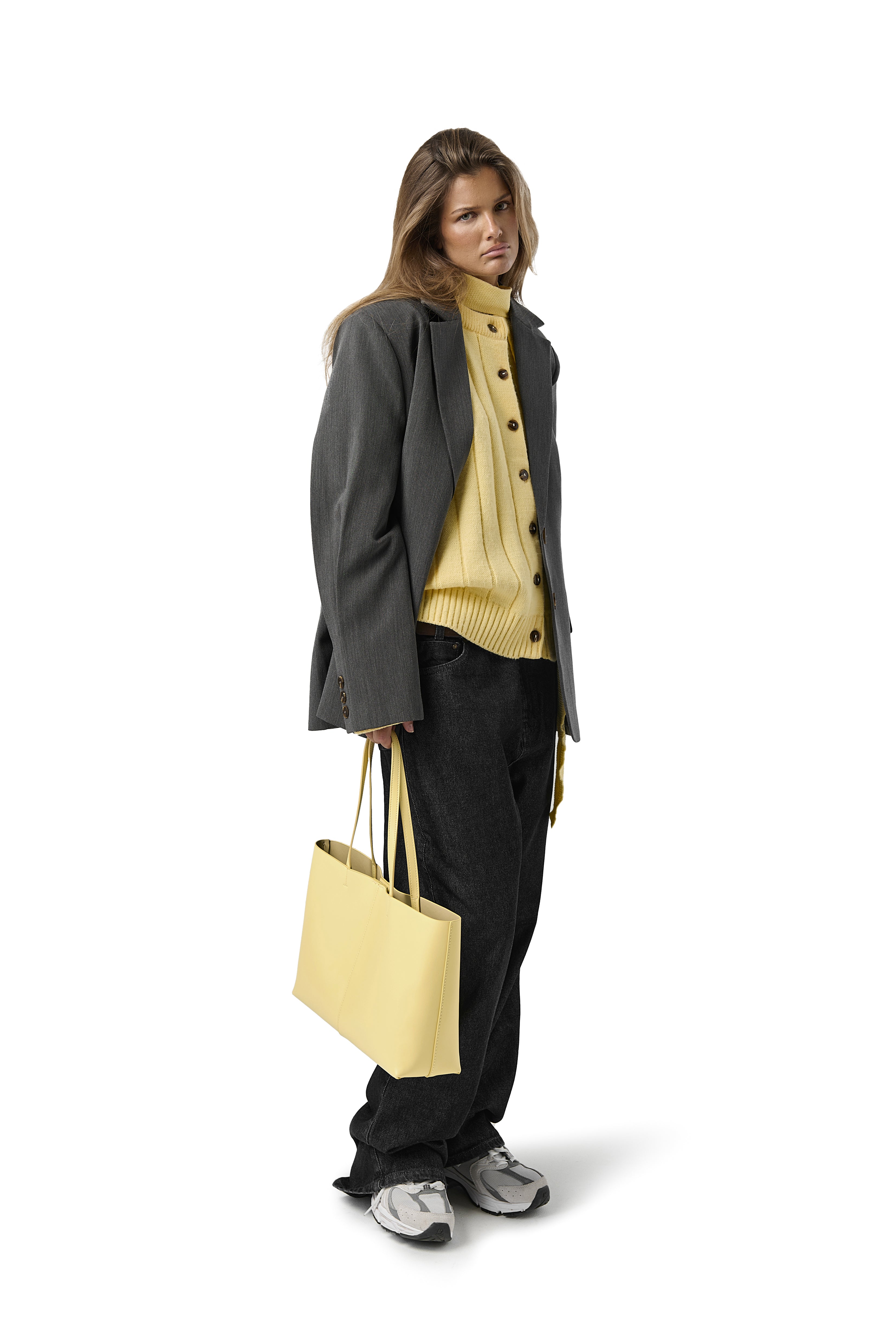 Model Elise is 5'6.5" and wears a size S.